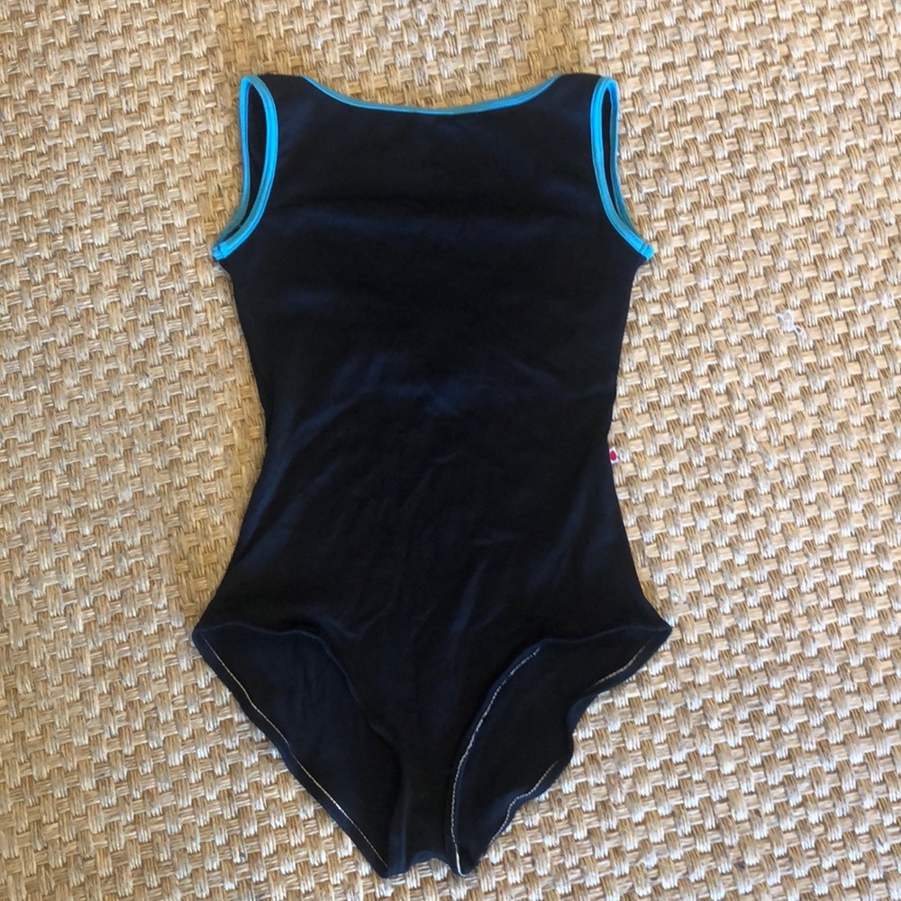 Yumiko Sofiane Leotard